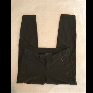 Athleta Wander Skinny Leg Pant in Ancient Forest